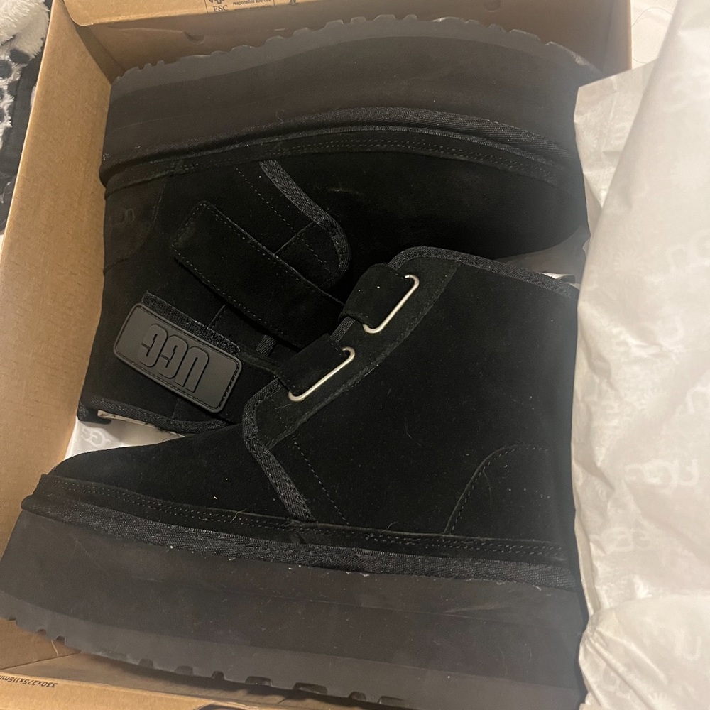 Nuemel platform uggs size 7